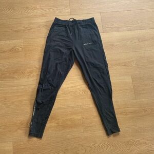 Alphalete Black men’s performance joggers size M